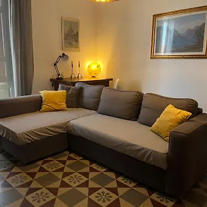 Casa Caruso Aeroporto di Catania Fontana Rossa