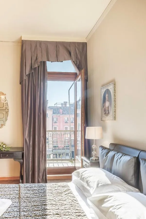 Rialto Canal View With Terrace And Balcony By Wonderful Italy Venise